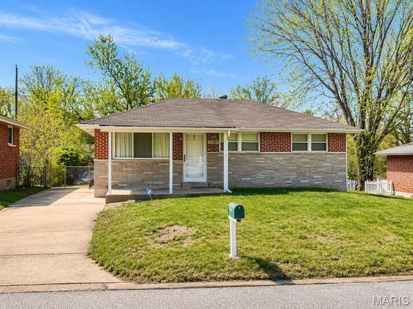 1154 Reale Avenue, St Louis, MO 63138