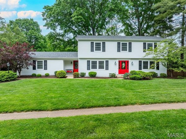 13622 Peacockfarm Road , St Louis, MO 63131