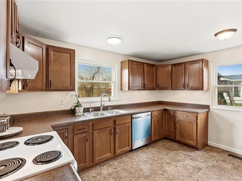 8341 Philadelphia Drive, Mad River Township, OH 45324 Photo 9