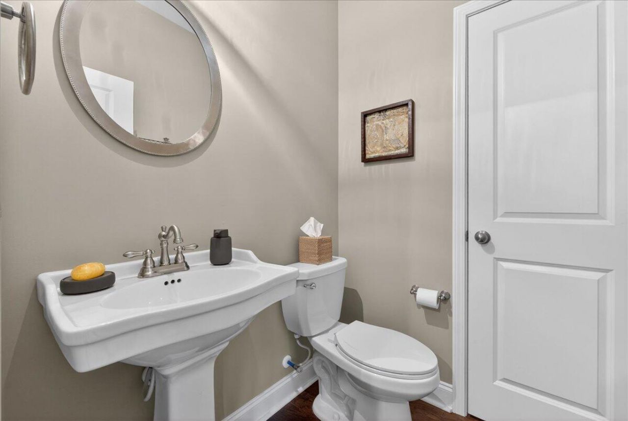 9955 Honeylocust Lane Photo 12