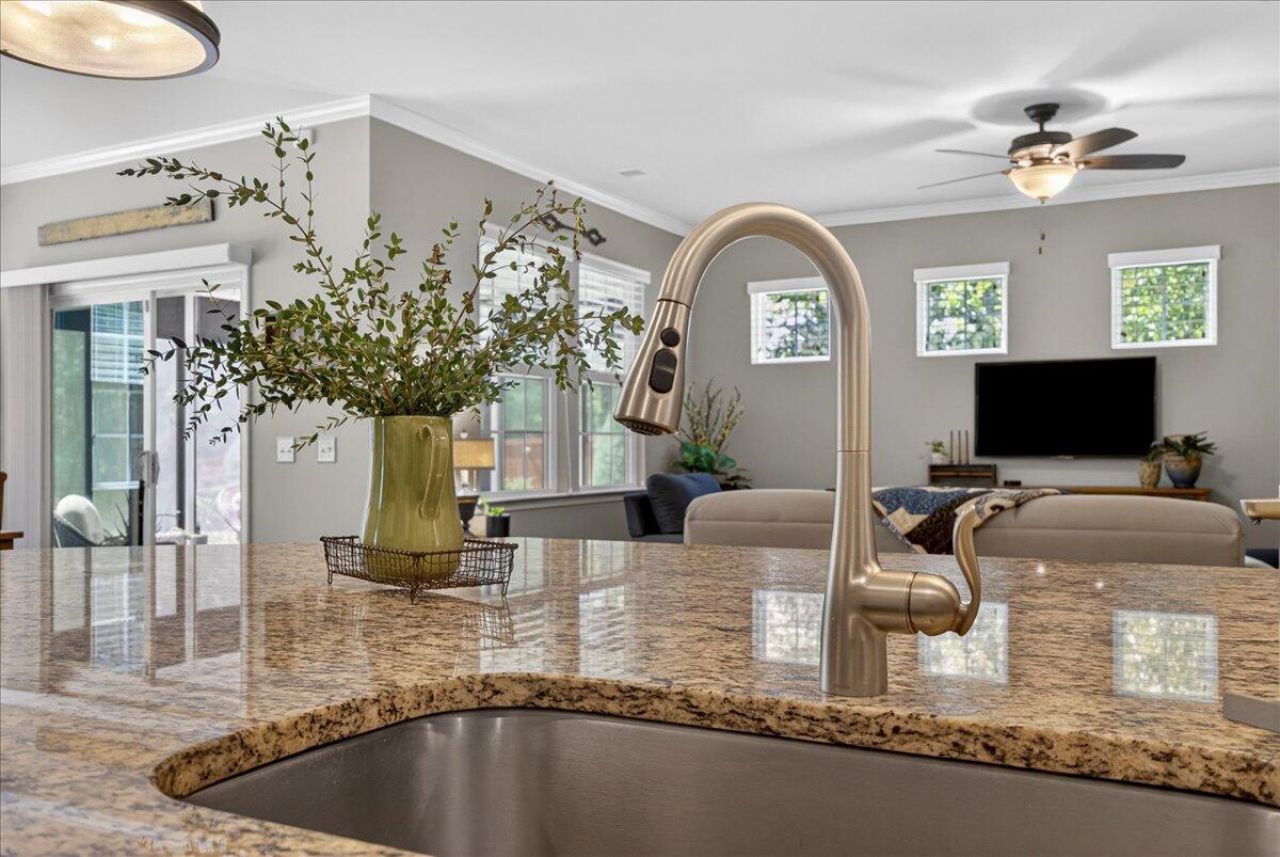 9955 Honeylocust Lane Photo 23