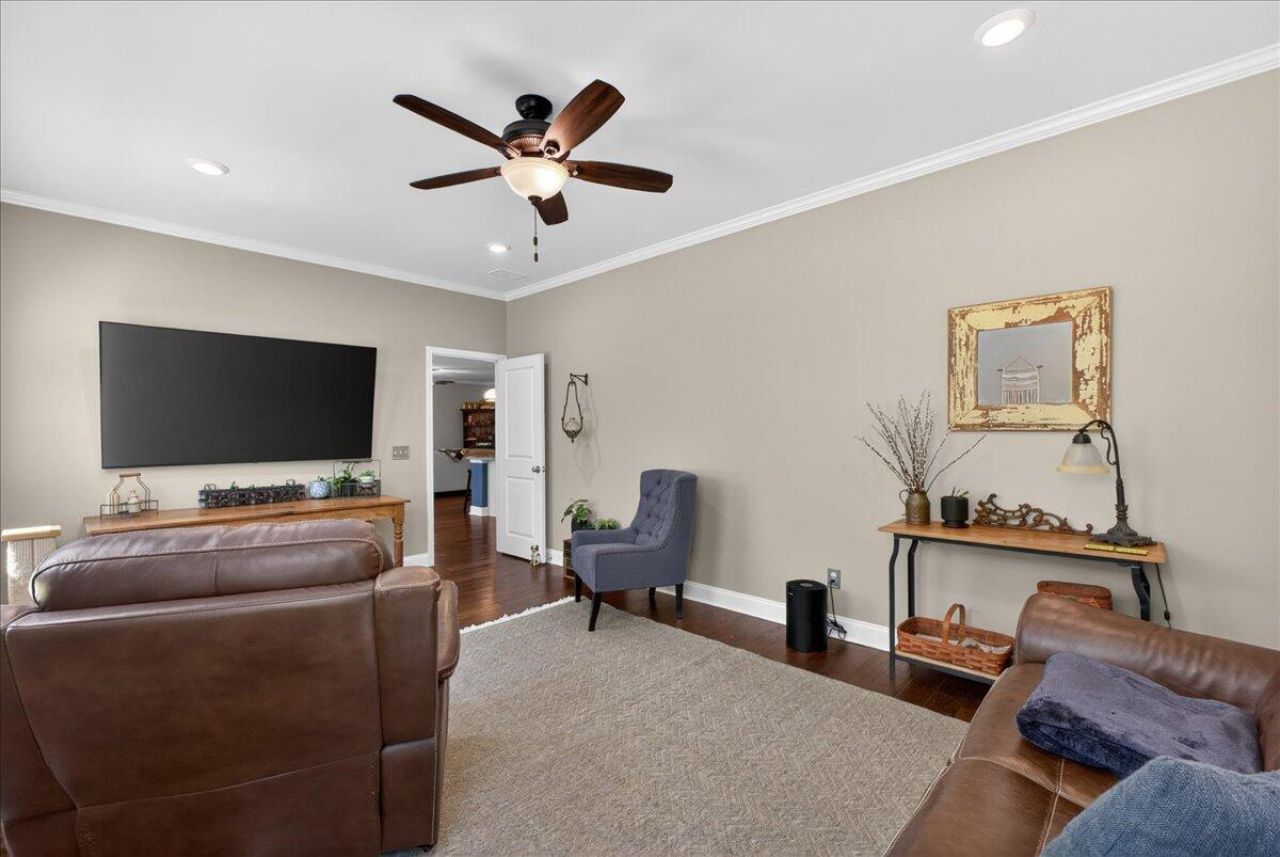 9955 Honeylocust Lane Photo 27