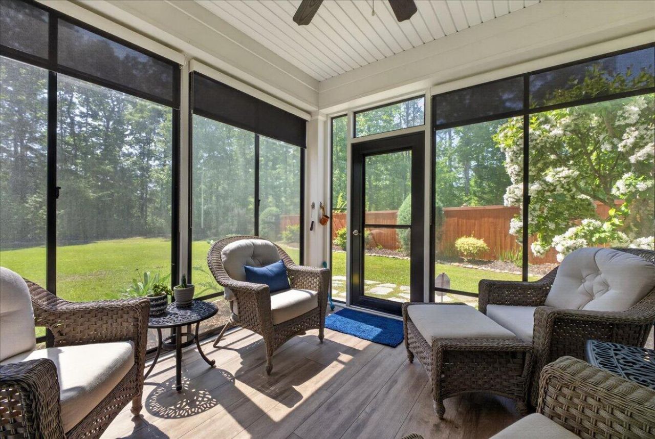 9955 Honeylocust Lane Photo 28