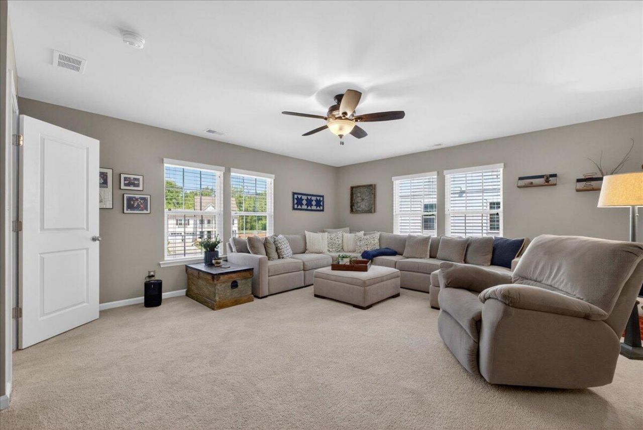 9955 Honeylocust Lane Photo 31