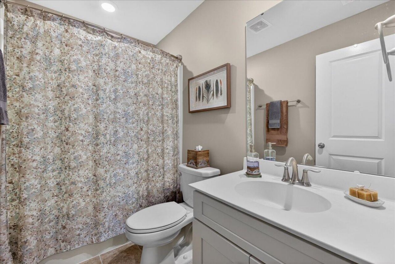 9955 Honeylocust Lane Photo 37