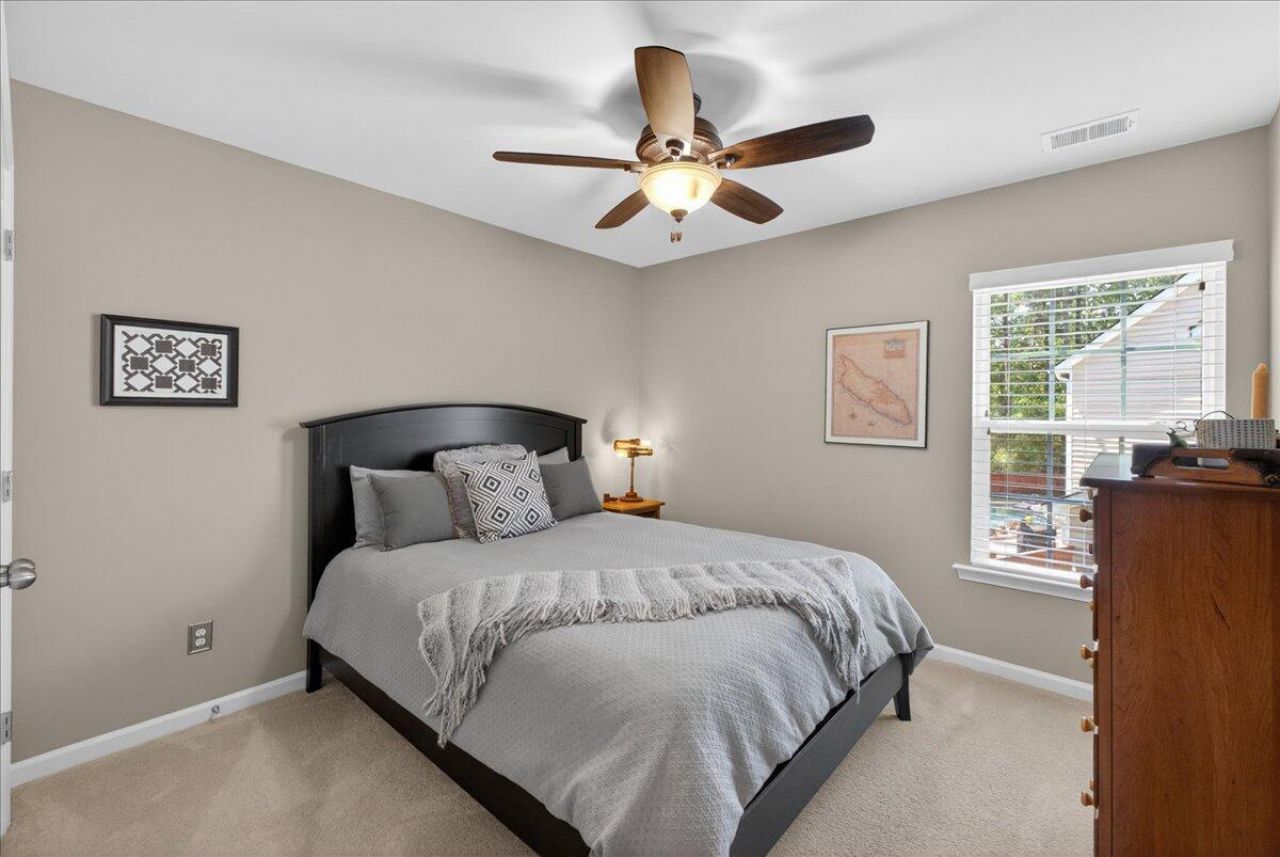 9955 Honeylocust Lane Photo 38