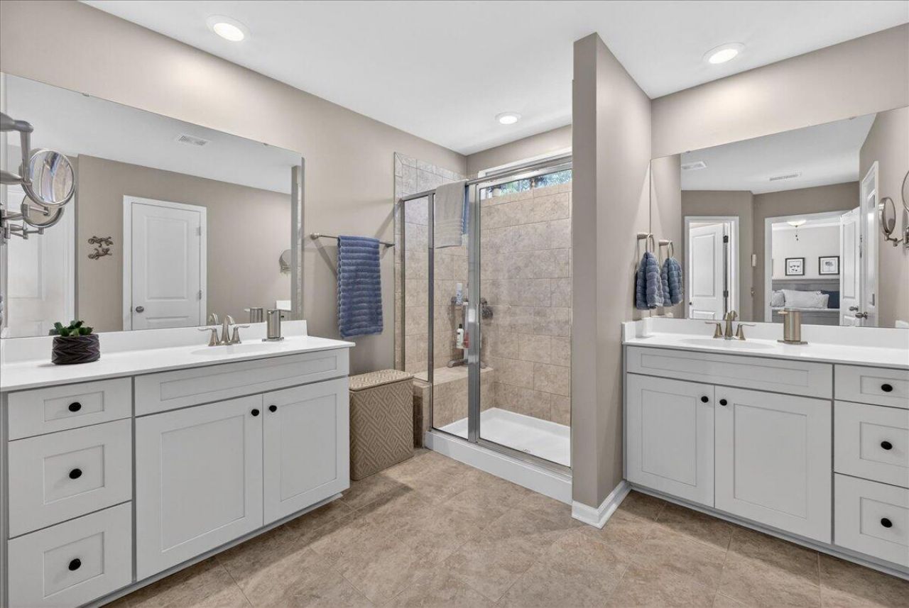 9955 Honeylocust Lane Photo 47