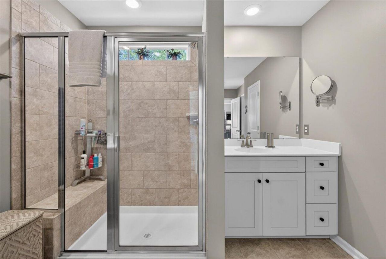 9955 Honeylocust Lane Photo 49