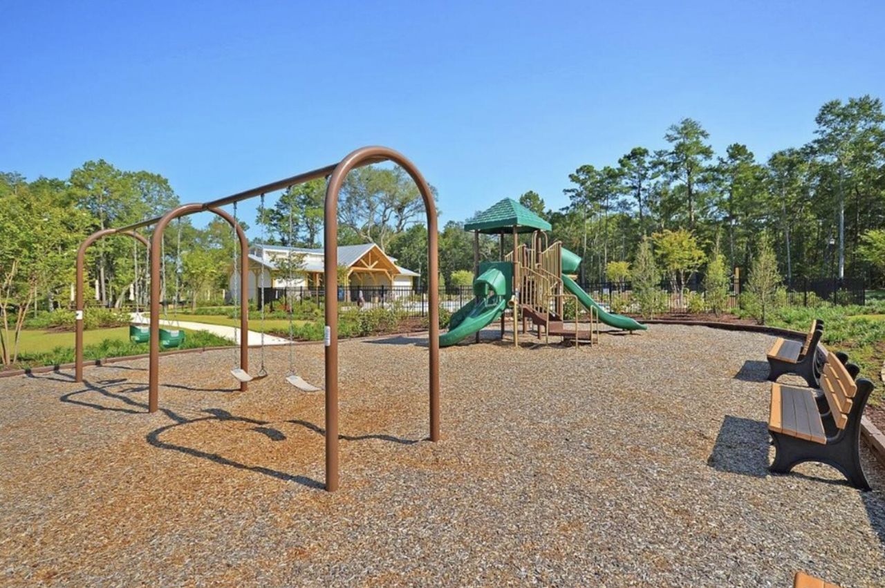 9955 Honeylocust Lane Photo 63