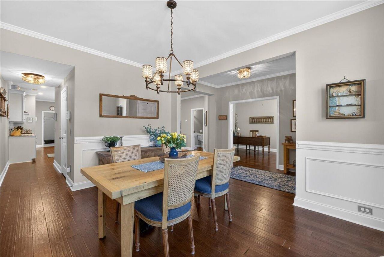 9955 Honeylocust Lane Photo 7