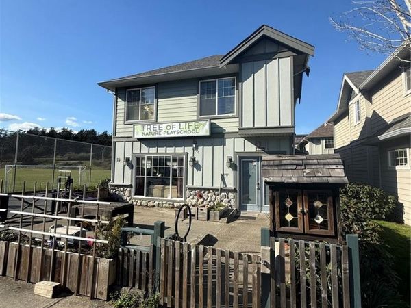 1182 Colville Rd, Unit 15, Esquimalt, BC V9A 4P7