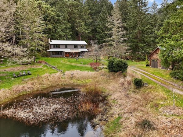 594 Horton Bay Rd, Mayne Island, BC V0N 2J2