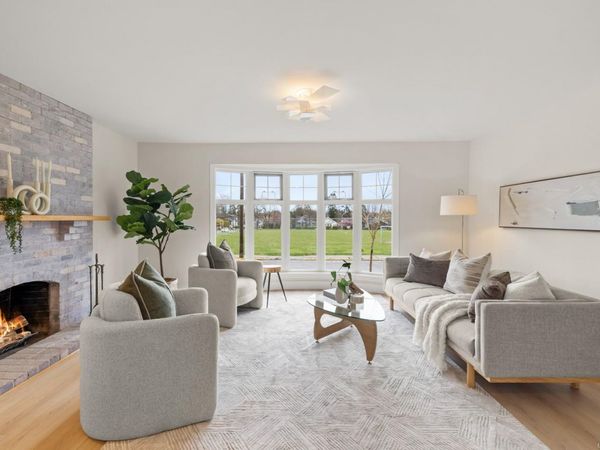 916 Monterey Ave, Oak Bay, BC V8S 4A2