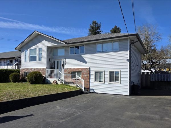 222 Thulin St , Campbell River, BC V9W 2K7