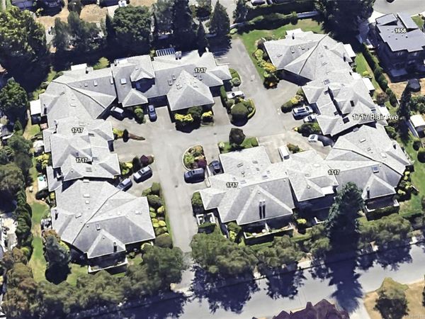 1717 Blair Ave, Unit 15, Saanich, BC V8N 6G6