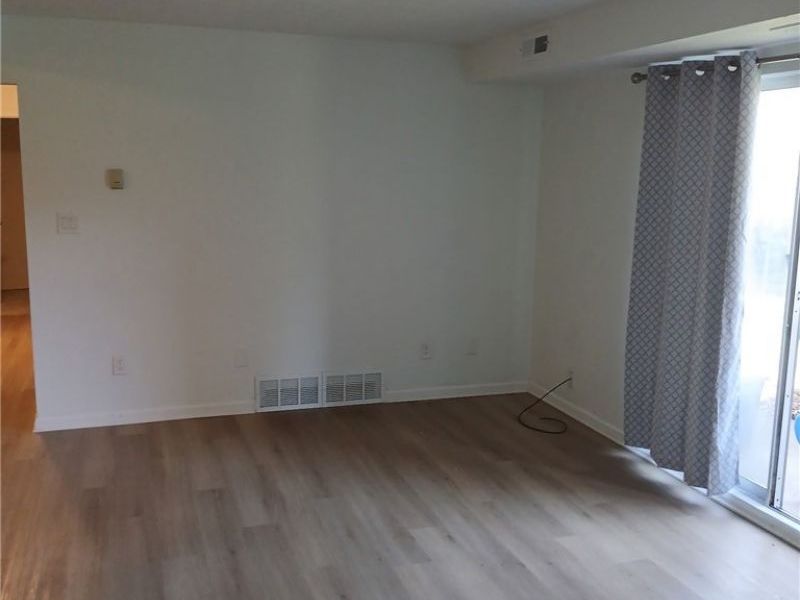 16485 Heather Lane, Unit 101, Middleburg Heights, OH 44130 Photo 2