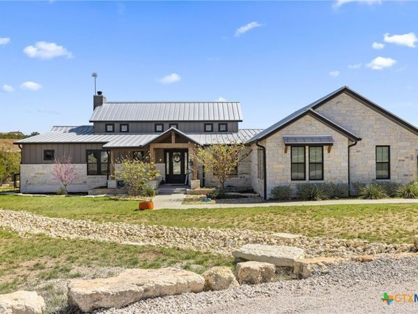 2105 Legacy Hills Drive, Johnson City, TX 78636