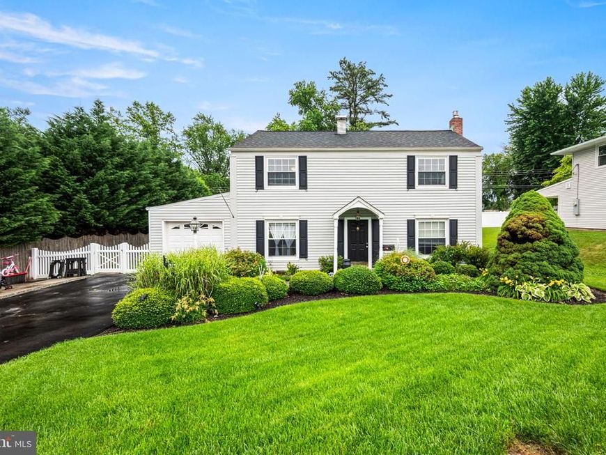 128 Terrace Road, Levittown, PA 19056 Main Photo