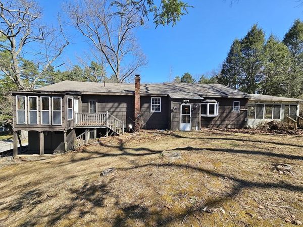 38 Beach, Sturbridge, MA 01566
