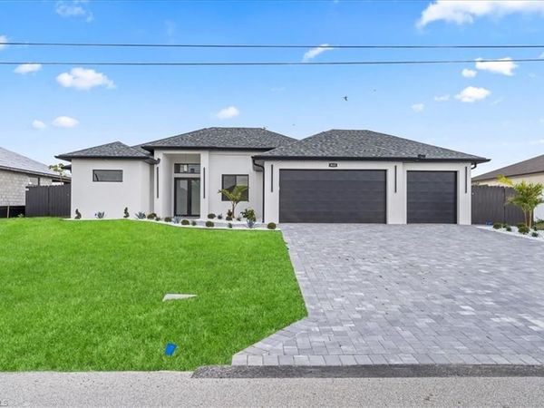 813 NW 8th TER , CAPE CORAL, FL 33993