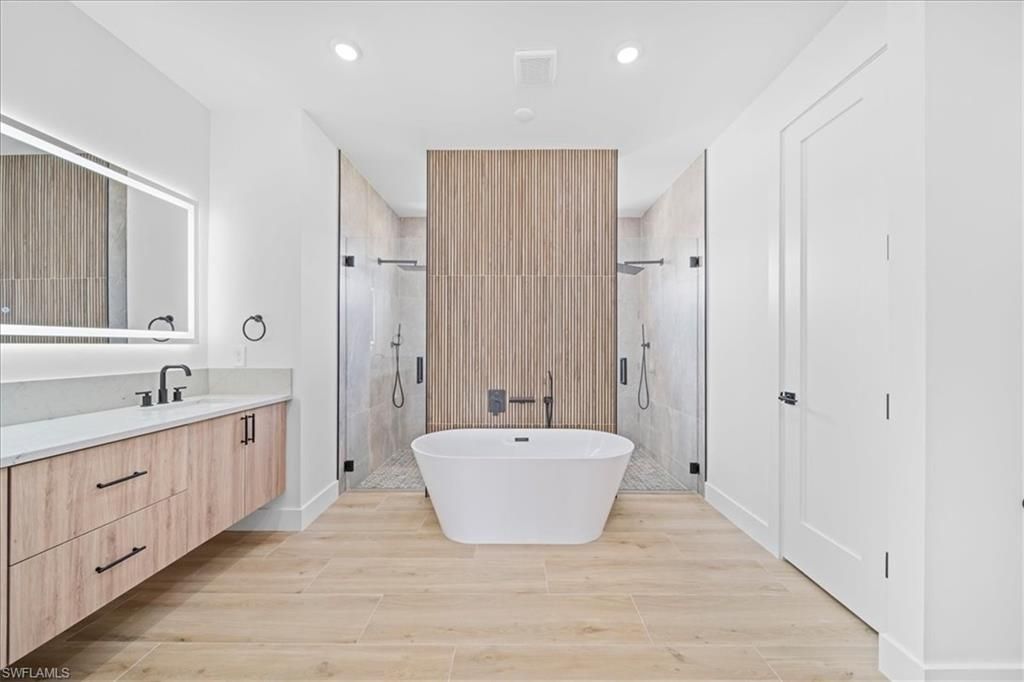 813 NW 8th Ter, Cape Coral, FL 33993 Photo