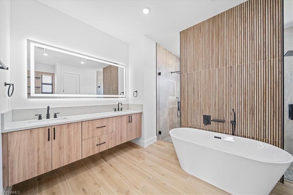 813 NW 8th Ter, Cape Coral, FL 33993 Photo