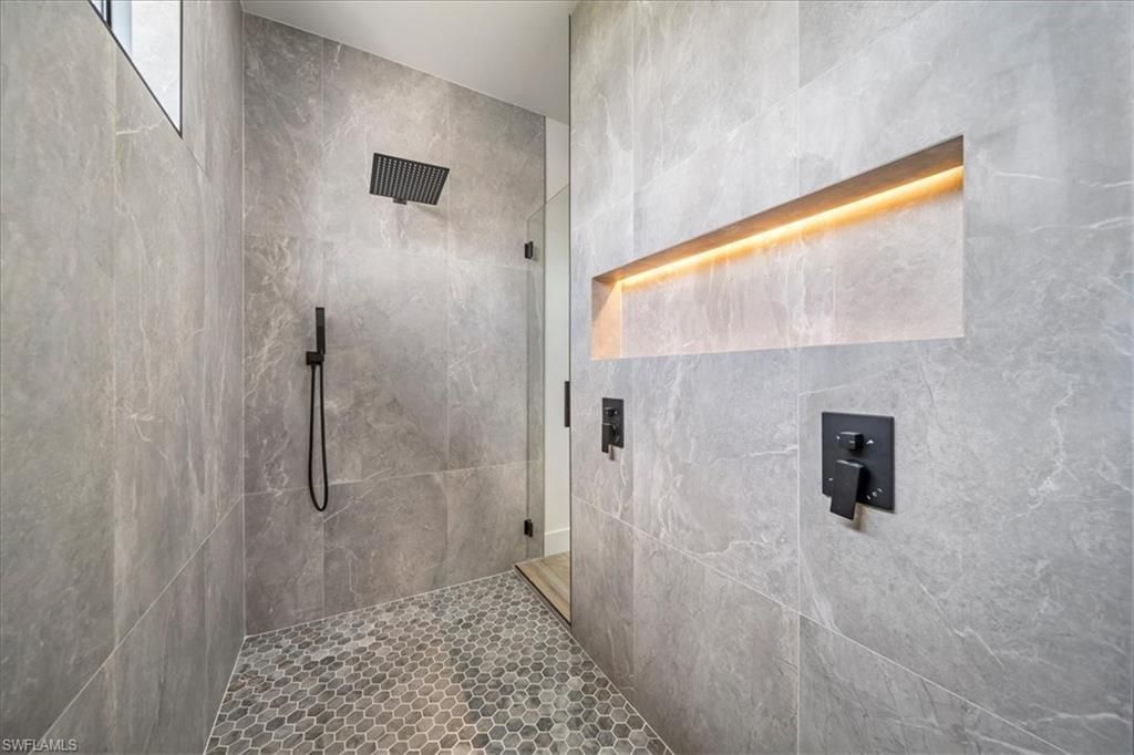 813 NW 8th Ter, Cape Coral, FL 33993 Photo