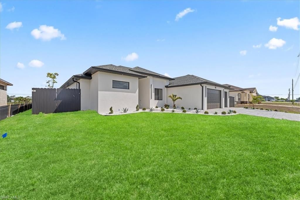 813 NW 8th Ter, Cape Coral, FL 33993 Photo