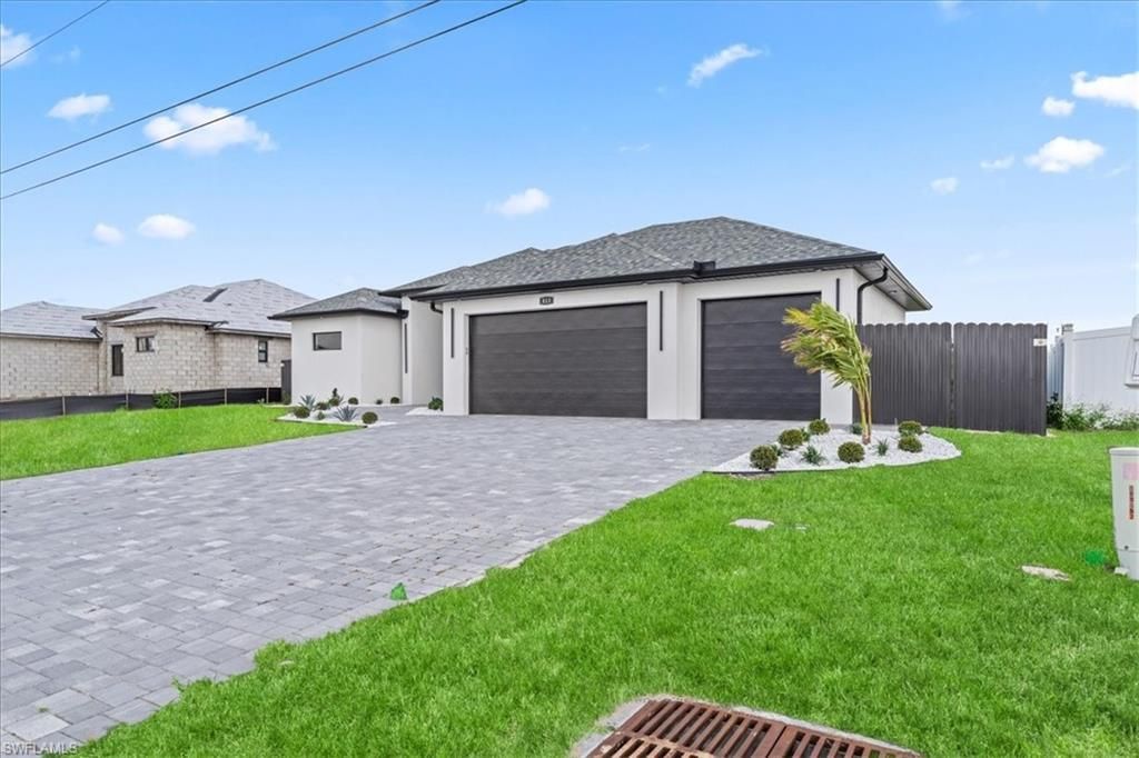 813 NW 8th Ter, Cape Coral, FL 33993 Photo