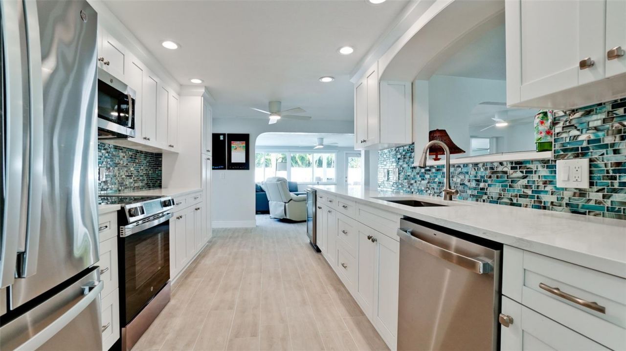 504 69th Street, Holmes Beach, FL 34217 Photo