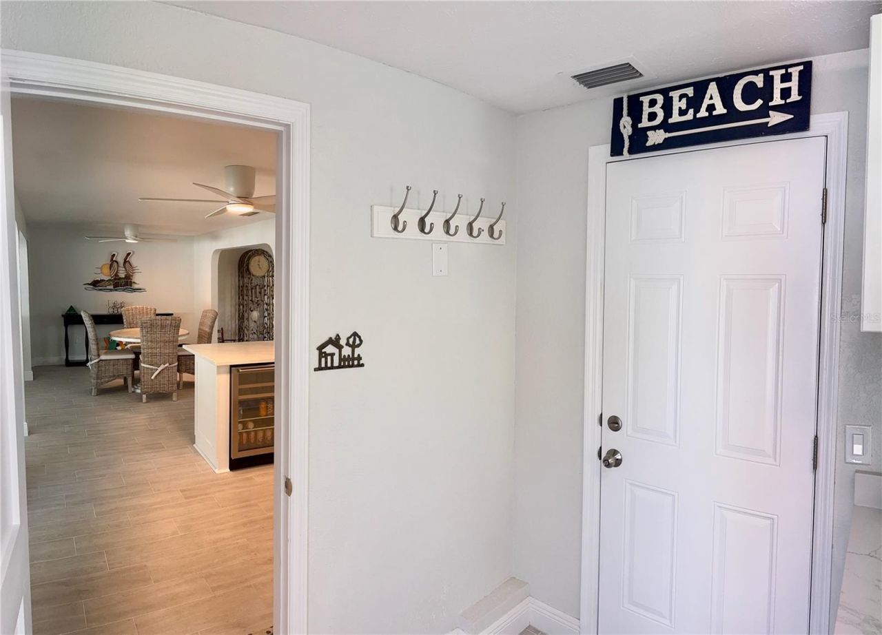 504 69th Street, Holmes Beach, FL 34217 Photo