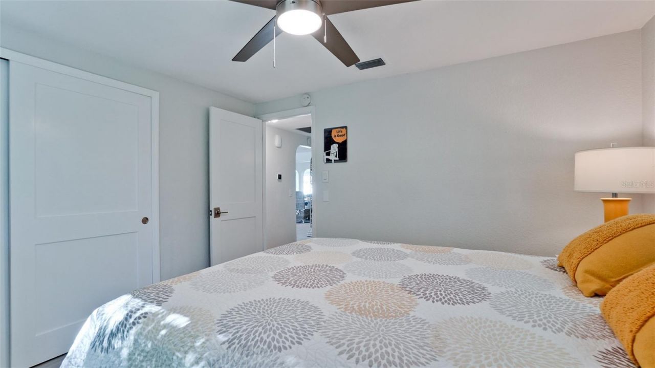 504 69th Street, Holmes Beach, FL 34217 Photo