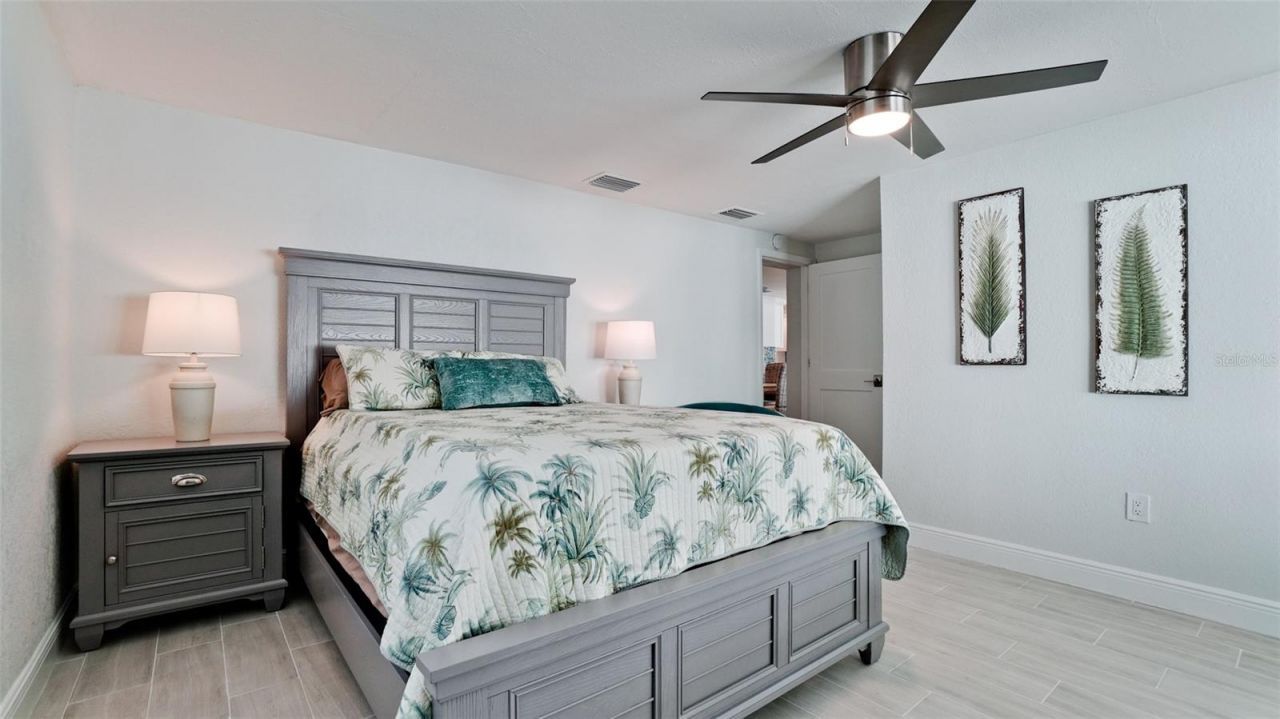 504 69th Street, Holmes Beach, FL 34217 Photo