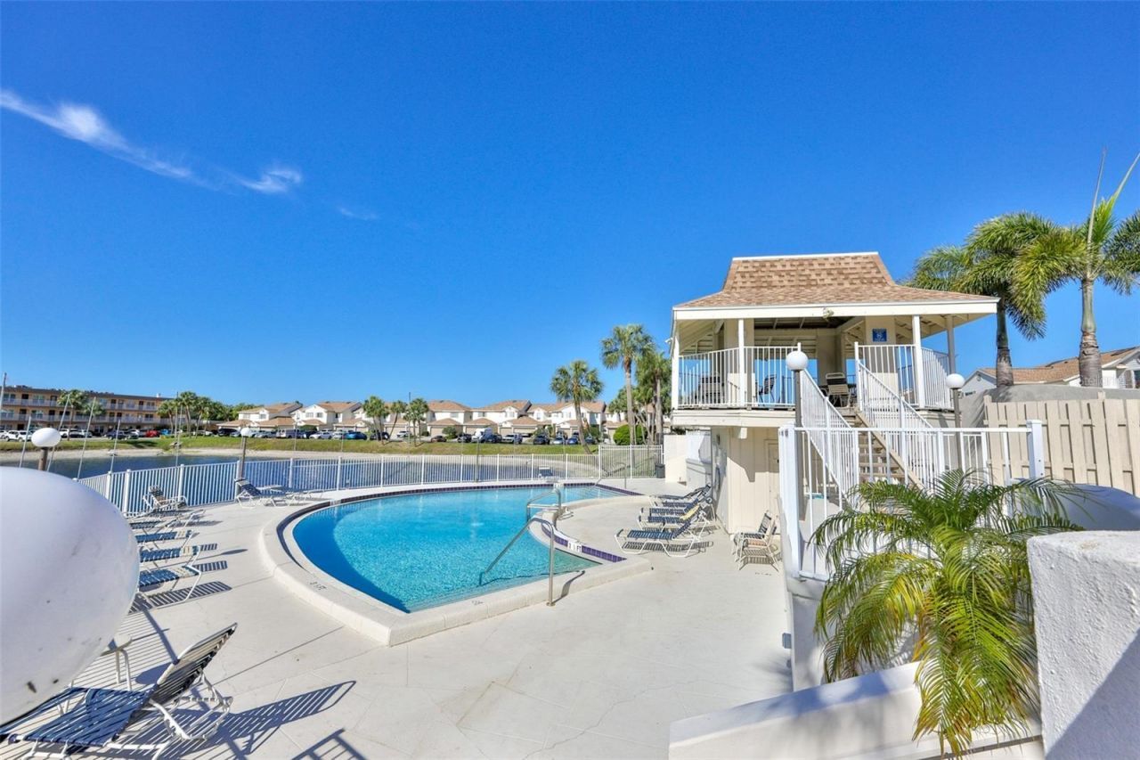 6400 46th Avenue N, Unit 71, Kenneth City, FL 33709 Photo