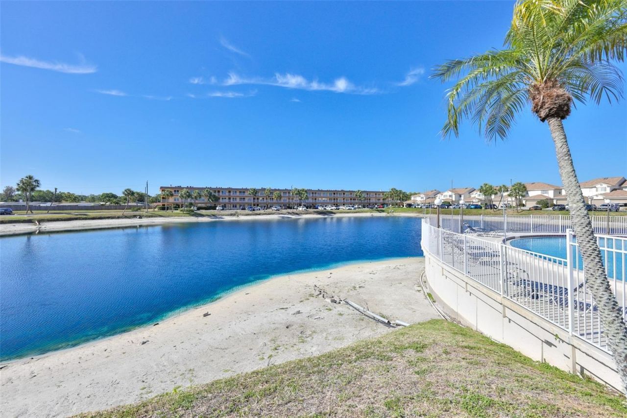 6400 46th Avenue N, Unit 71, Kenneth City, FL 33709 Photo