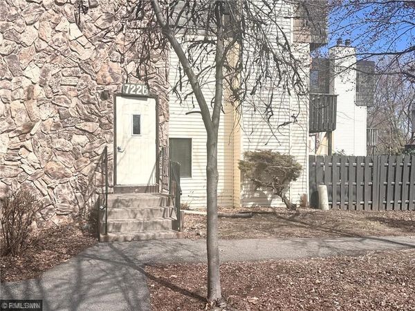 7226 72nd Lane N, Unit 210, Brooklyn Park, MN 55428