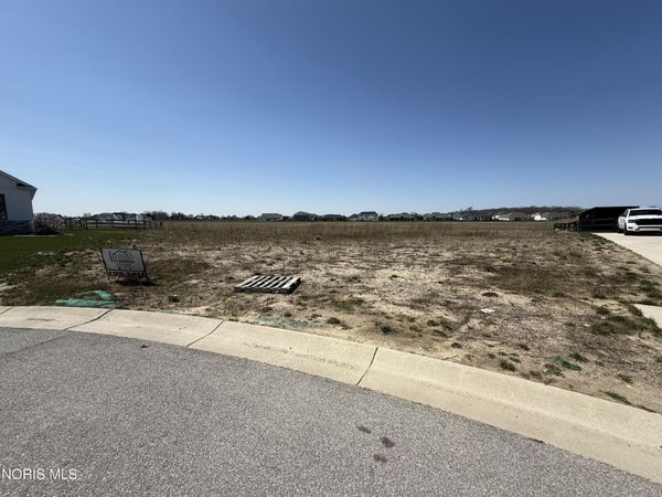 8600 Hocking Cove , Waterville, OH 43566