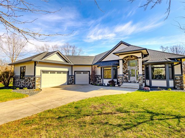 6713 Augustine Court, Johnston, IA 50131