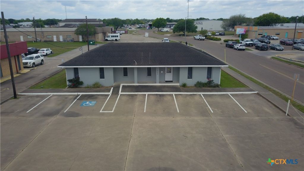3903 N Navarro Street, Victoria, TX 77901 Main Photo