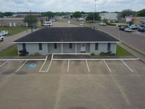 3903 N Navarro Street, Victoria, TX 77901