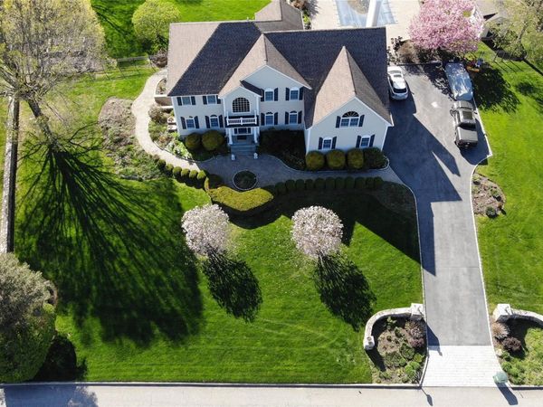 27 Kaitlin Drive, Mahopac, NY 10541