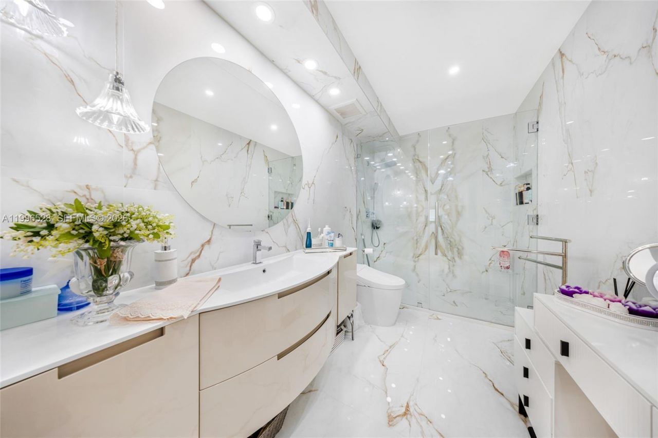 9801 Collins Ave, Unit 19T, Bal Harbour, FL 33154 Photo