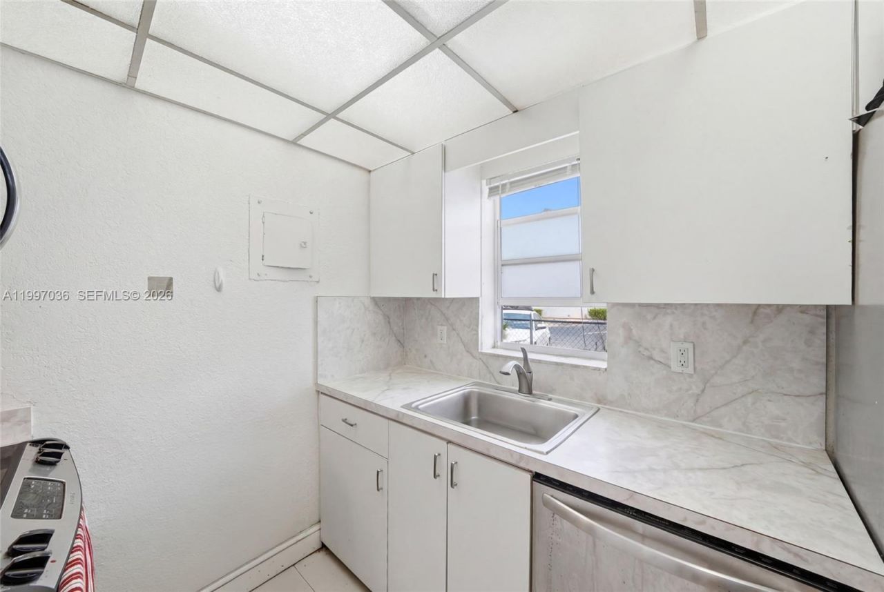 1100 NE 9th Ave , Unit 105, Fort Lauderdale, FL 33304 Photo