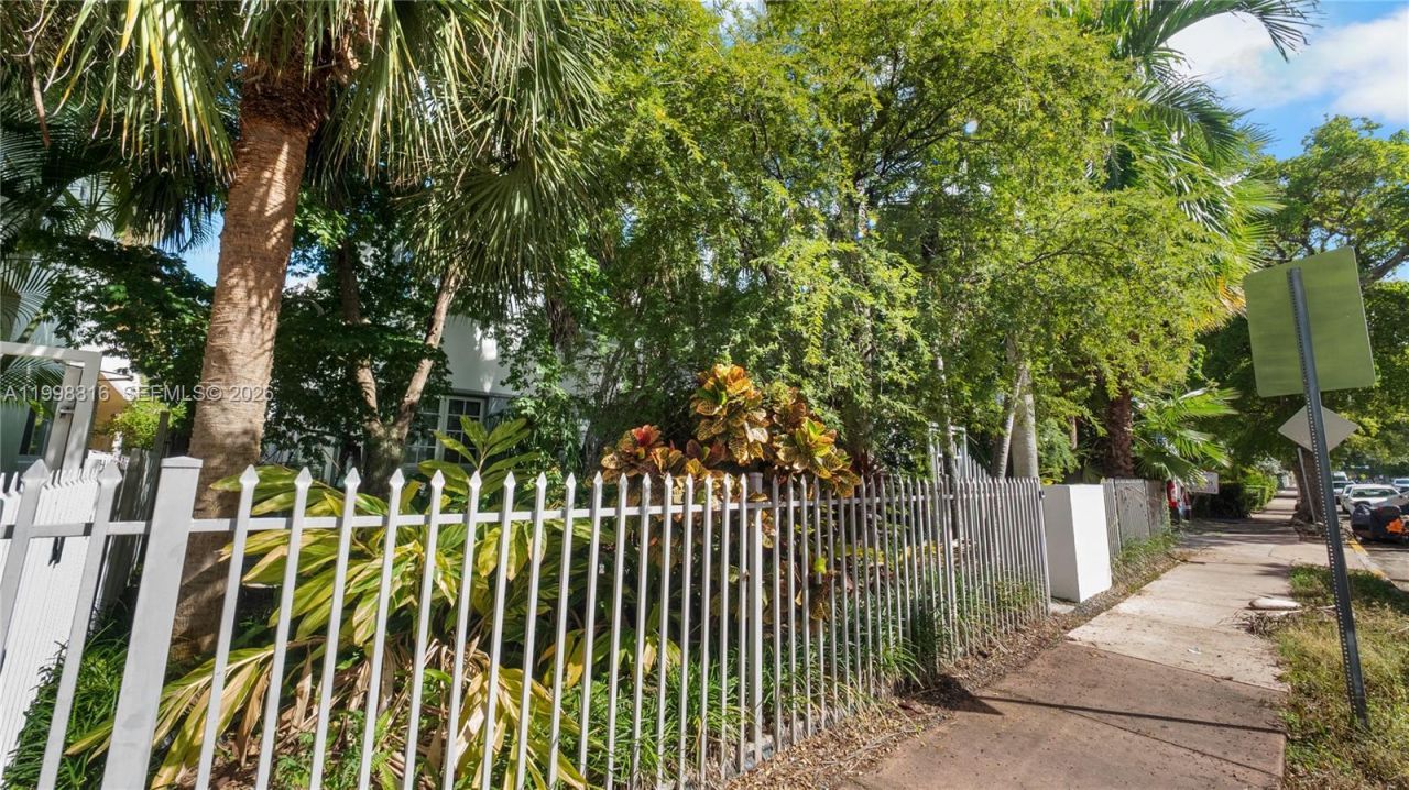 645 Michigan Ave, Unit A, Miami Beach, FL 33139 Photo