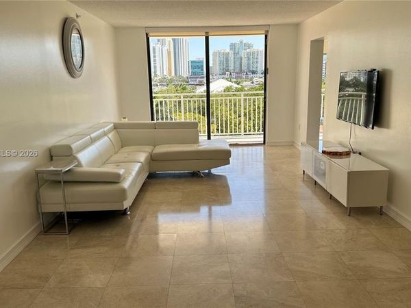 210 174th St, Unit 608, Sunny Isles Beach, FL 33160