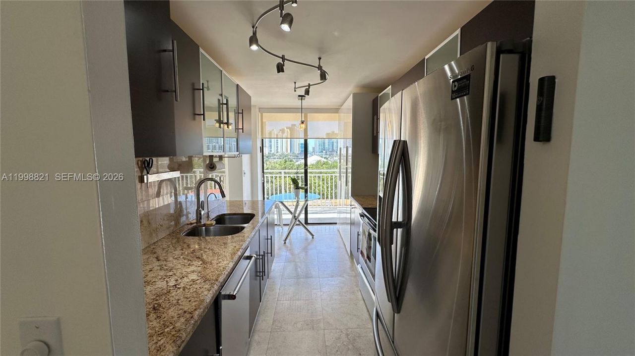 210 174th St, Unit 608, Sunny Isles Beach, FL 33160 Photo