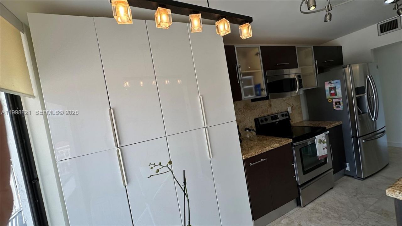 210 174th St, Unit 608, Sunny Isles Beach, FL 33160 Photo