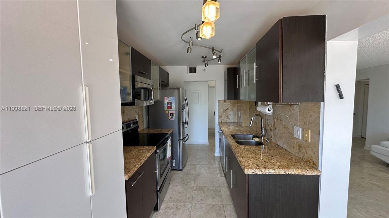 210 174th St, Unit 608, Sunny Isles Beach, FL 33160 Photo