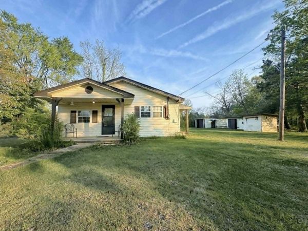 1609 Wenasoga Road, Corinth, MS 38834