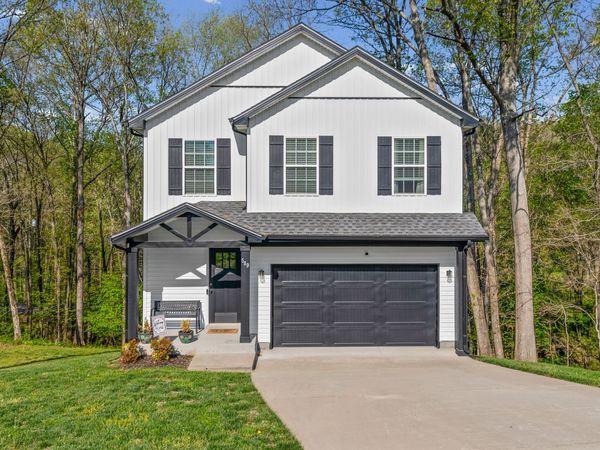 589 Briarwood Dr , Clarksville, TN 37040